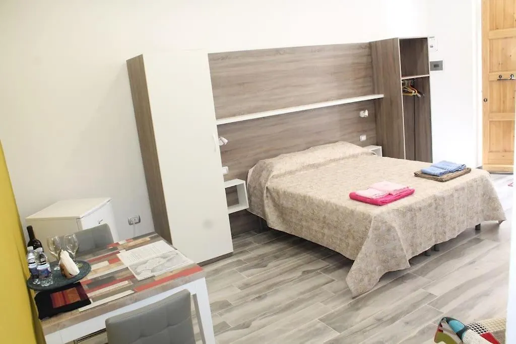 Apartment Carla Home - Few Steps To Ortigia Syracuse